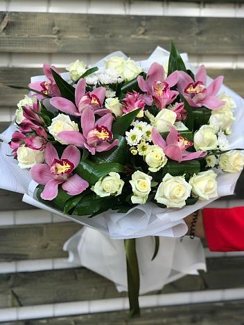 Букет цветов из: Розы и Хризантемы в Маслянино