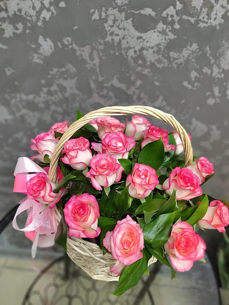 Цветочная композиция из Розы в корзине в Маслянино