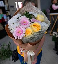 Букет цветов из:  Герберы, Розы и Хризантемы в Маслянино