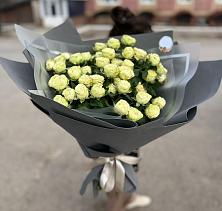 Букет Белые кустовые розы Солинеро в Маслянино