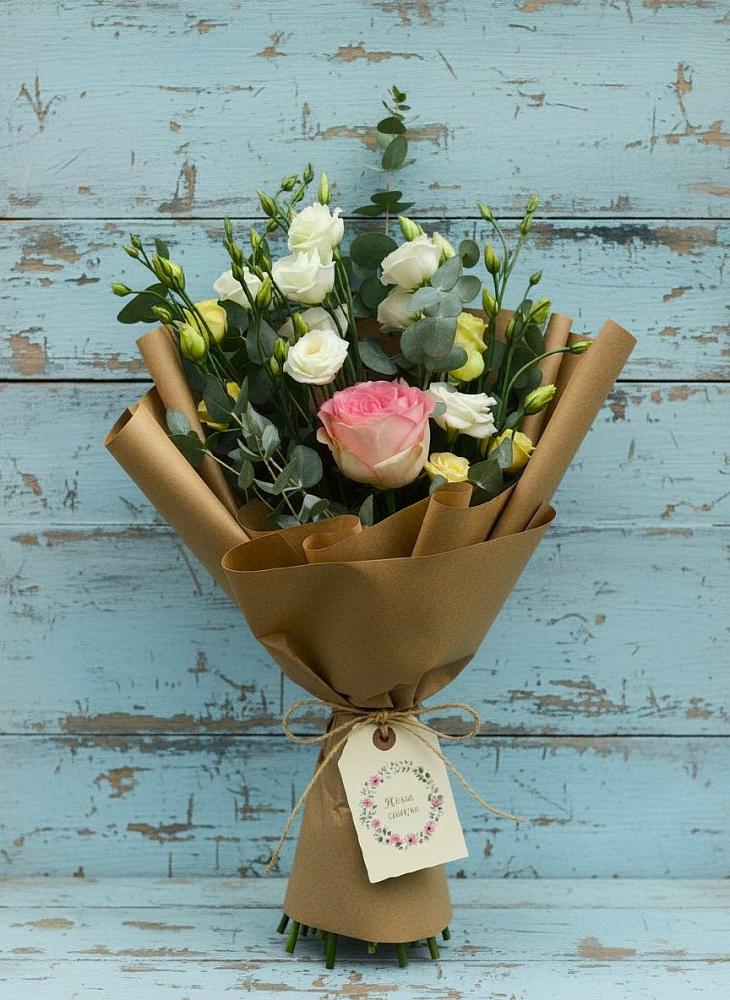 Букет цветов из: Розы и Лизиантусы в Маслянино