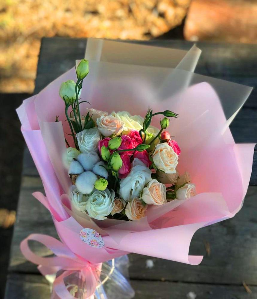 Букет цветов из: Розы и Лизиантусы в Маслянино