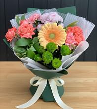 Букет цветов из:  Гвоздики, Розы, Герберы и Хризантемы в Маслянино