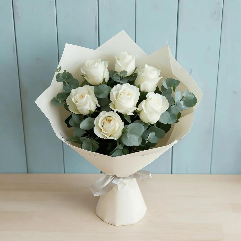 Букет Белые розы в Эвкалипте в Маслянино