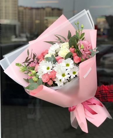 Букет цветов из: Розы, Лизиантусы и Хризантемы в Маслянино