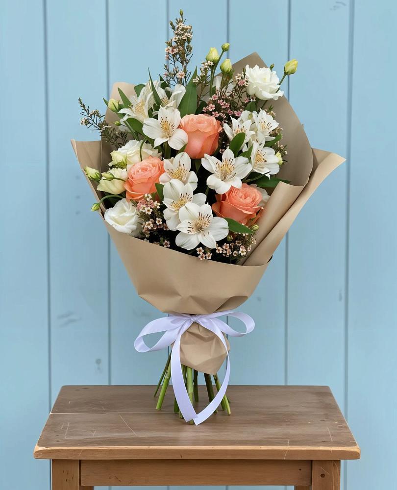 Букет цветов из: Альстромерии, Лизиантусы, Розы и Хризантемы в Маслянино